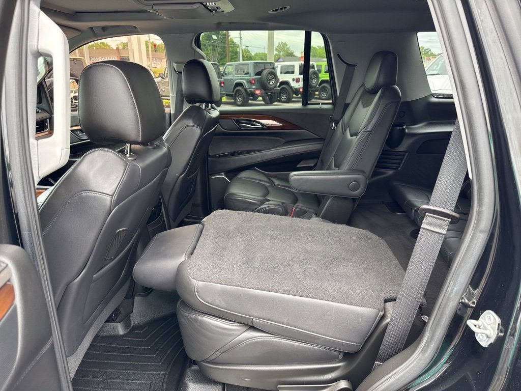Used 2020 Cadillac Escalade Premium Luxury image 26