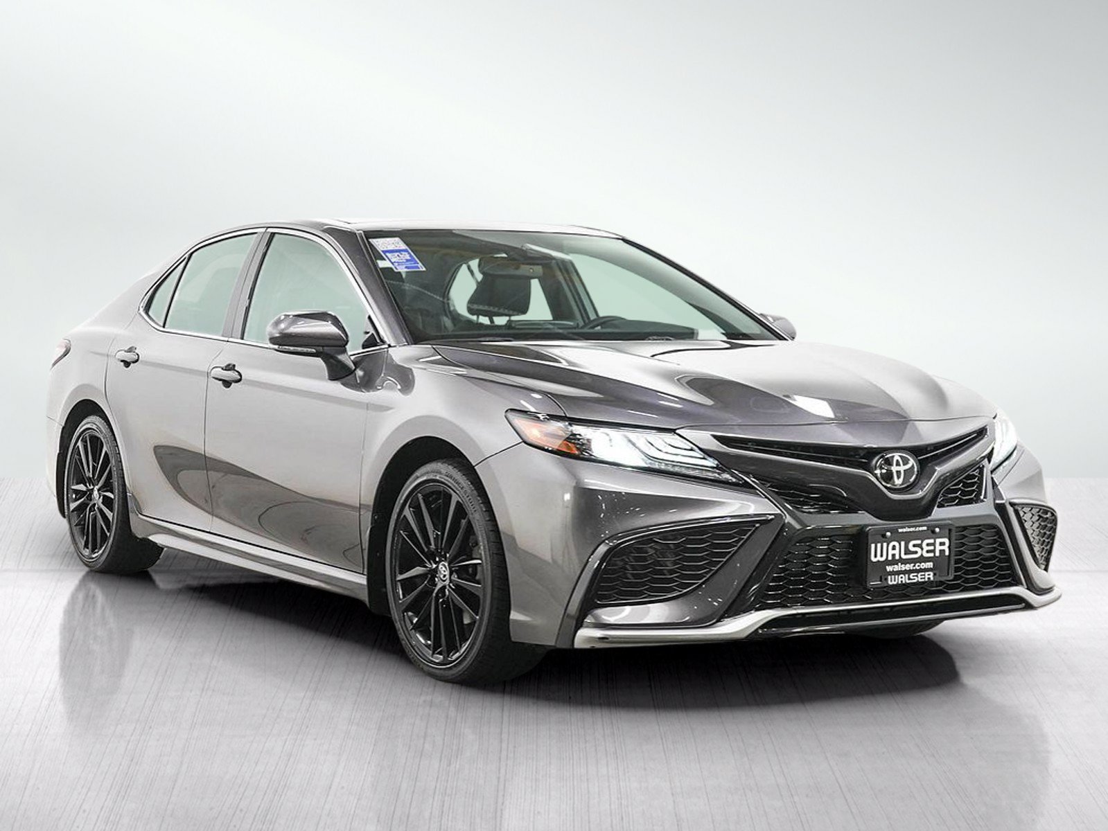 Used 2022 Toyota Camry XSE FWD image 7