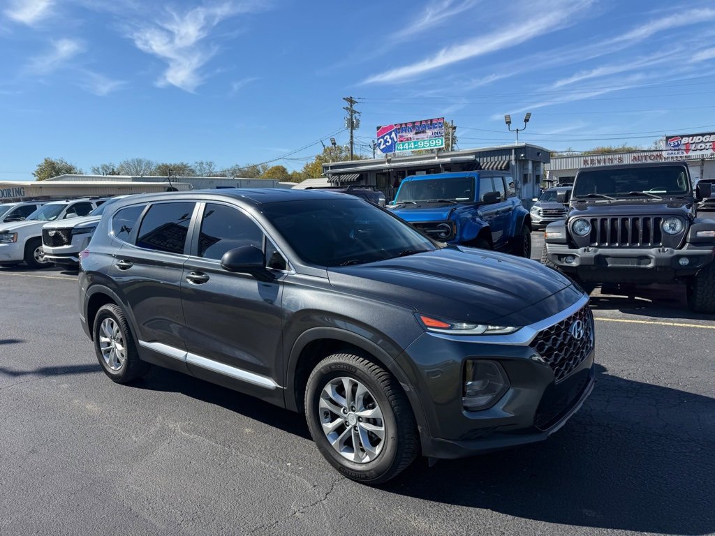 Used 2020 Hyundai Santa Fe SE image 2