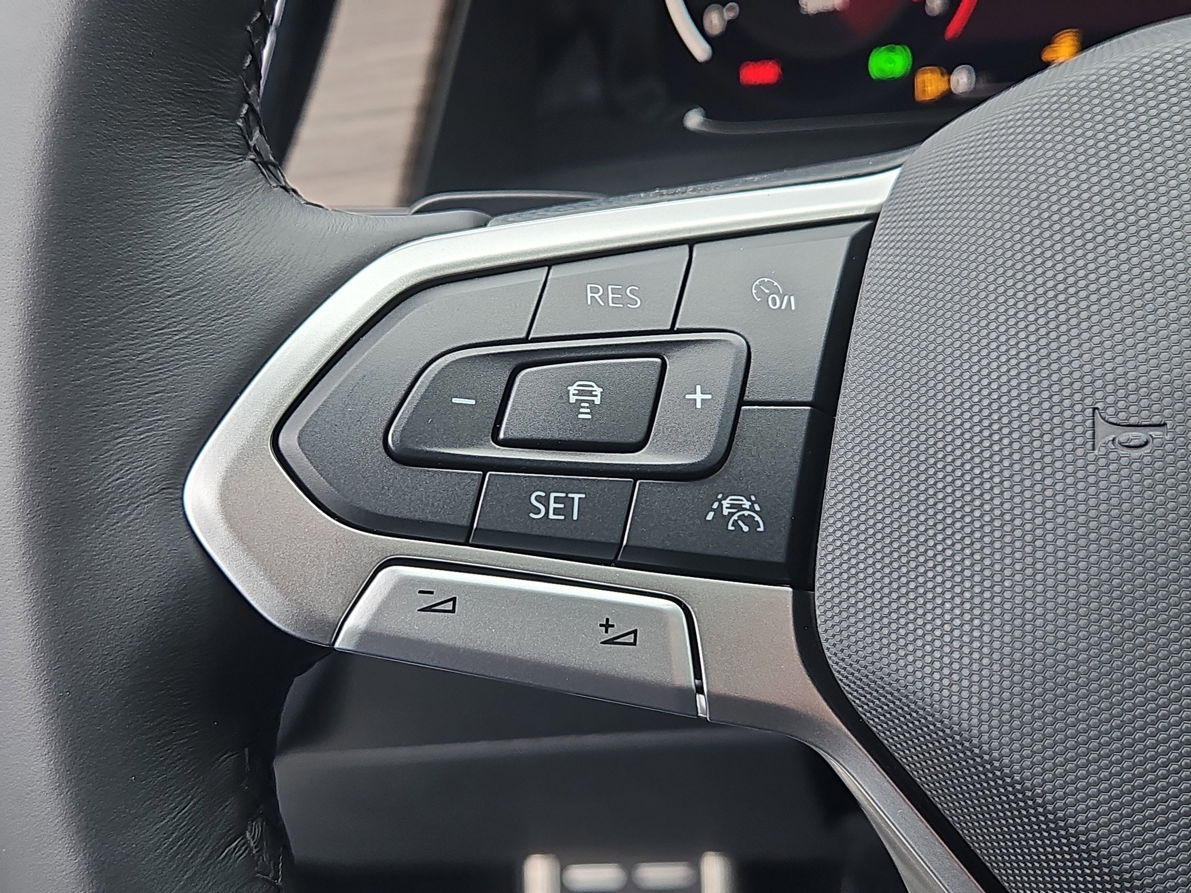 New 2026 Volkswagen Atlas SEL Premium R-Line image 17