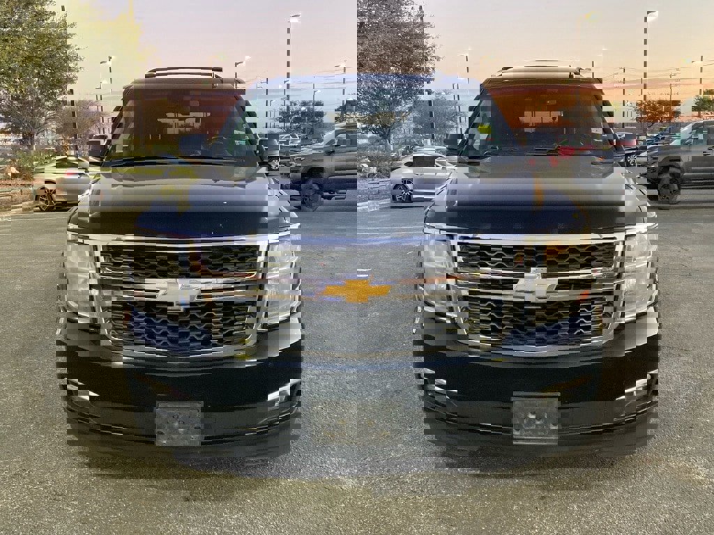 Used 2018 Chevrolet Tahoe LT image 2