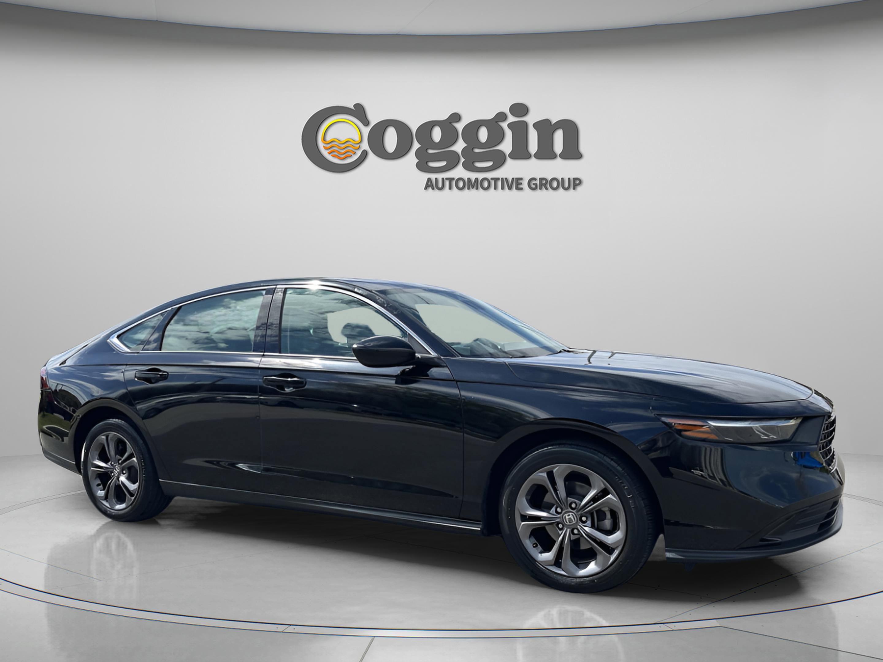 Used 2023 Honda Accord EX image 9