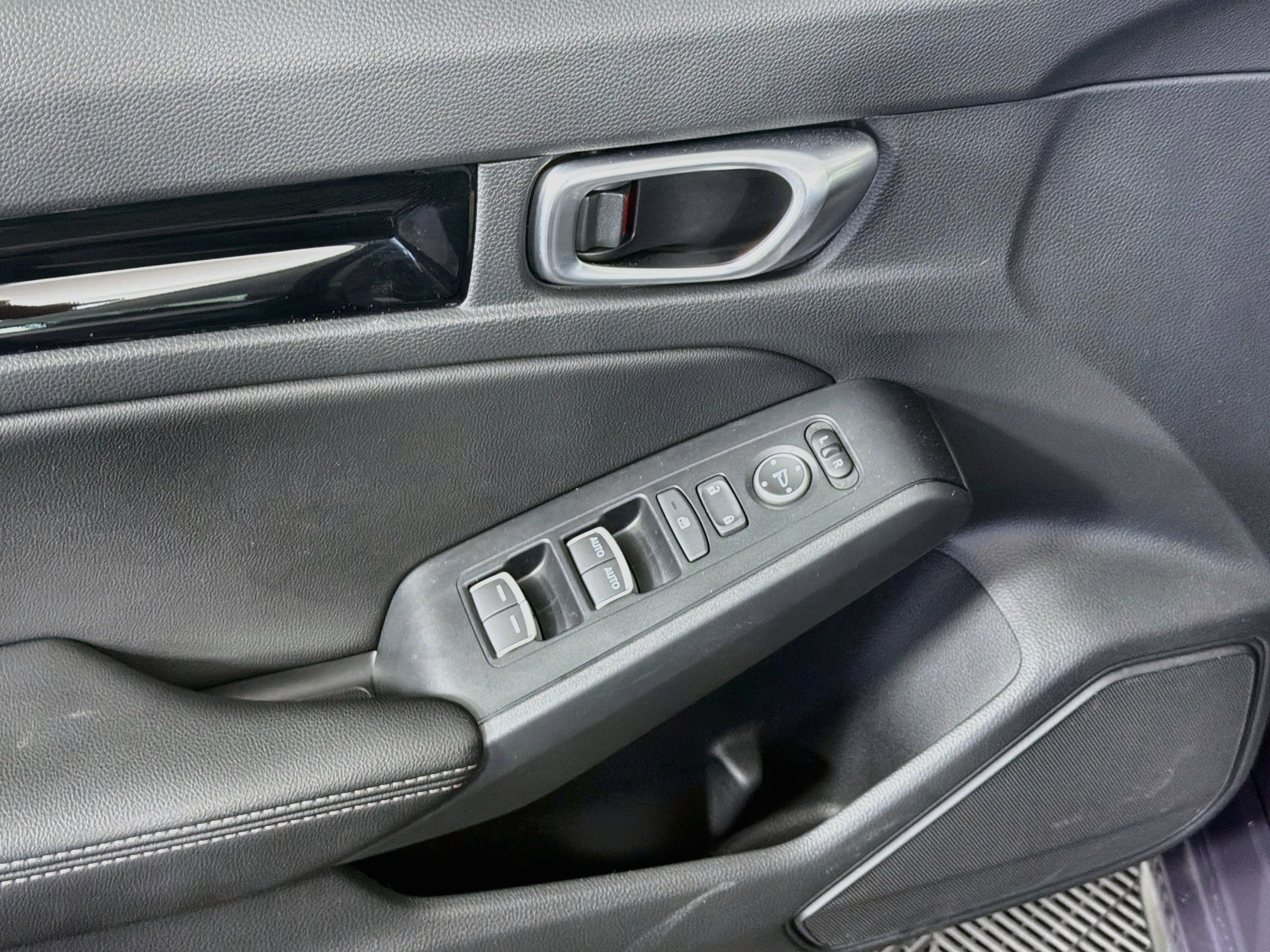 Used 2024 Honda Civic EX-L image 15