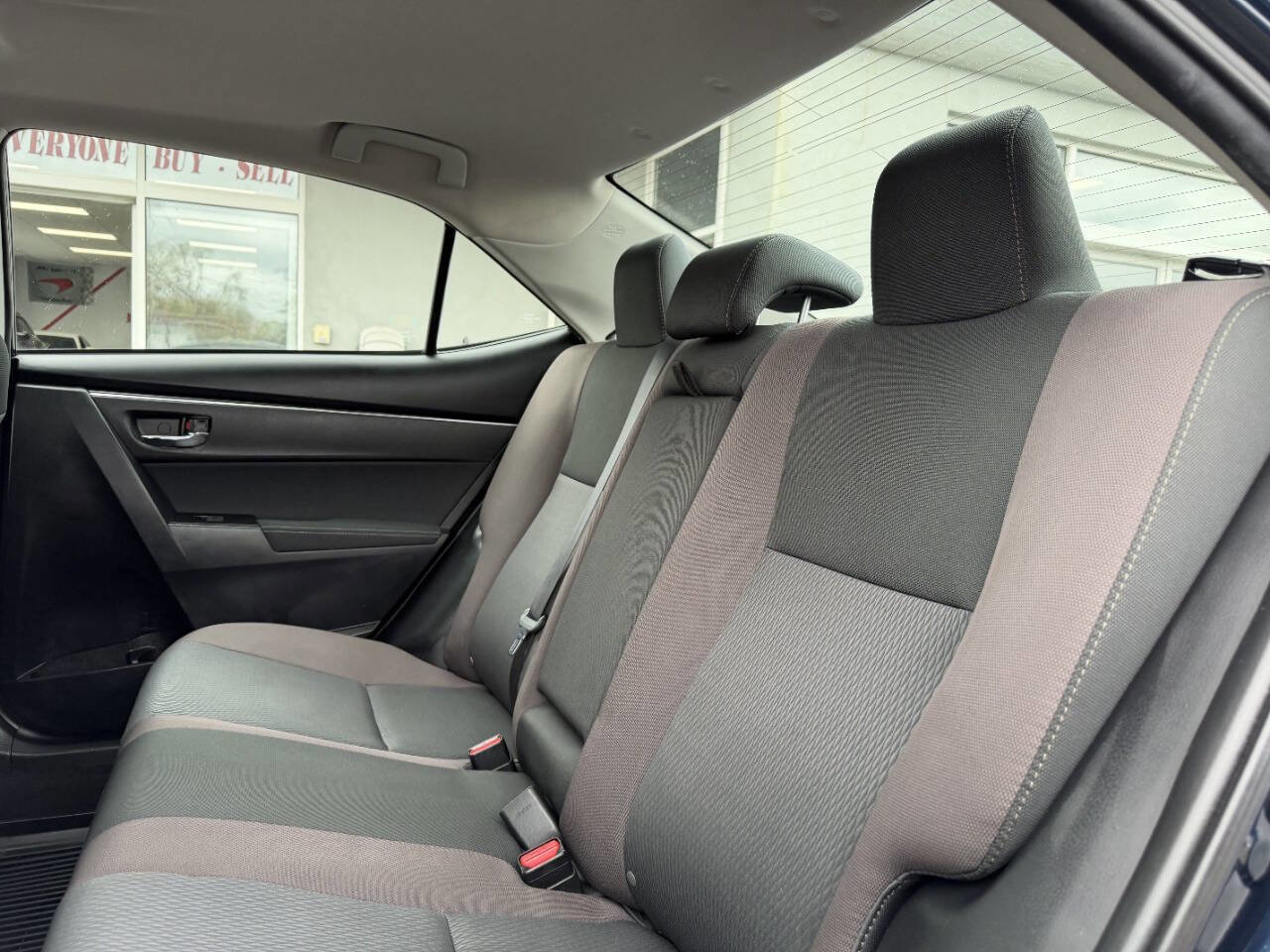 Used 2018 Toyota Corolla LE w/ LE Premium Package w/Moonroof FWD image 21