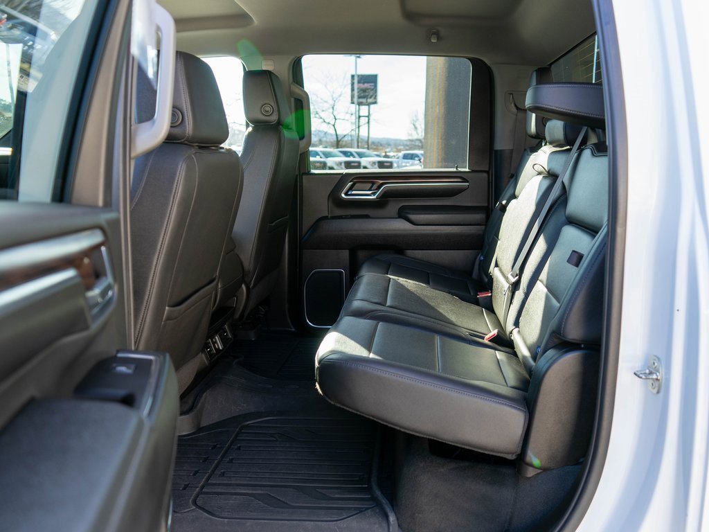 Used 2024 GMC Sierra 3500 SLT w/ X31 Off-Road Package image 12