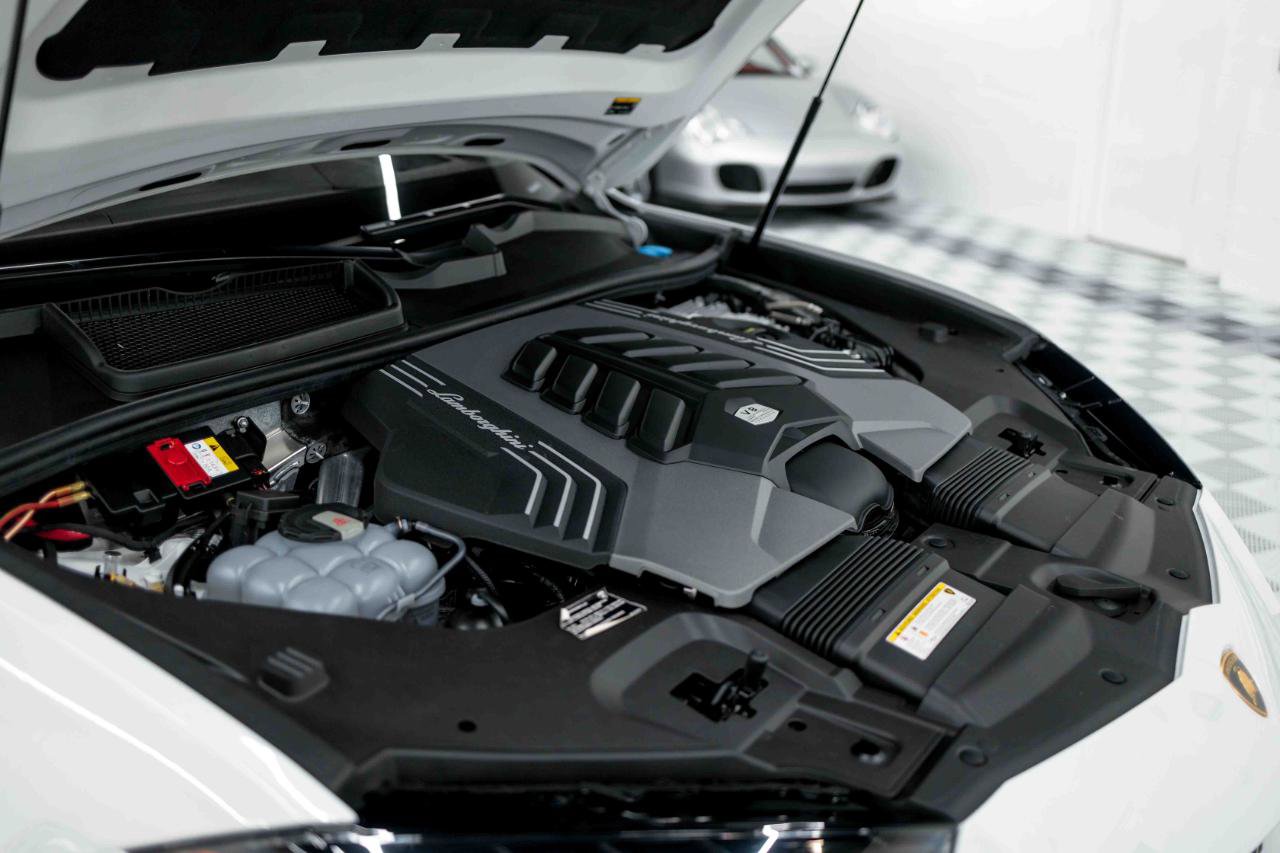 Used 2020 Lamborghini Urus Base image 92