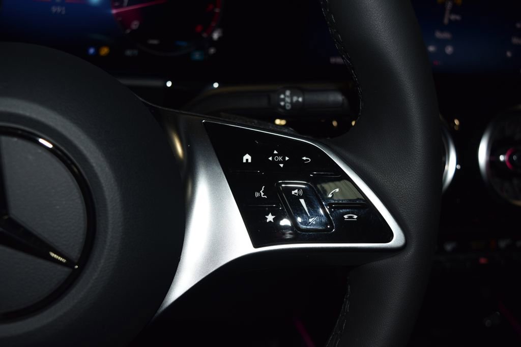 Certified 2026 Mercedes-Benz GLA 250 4MATIC image 10