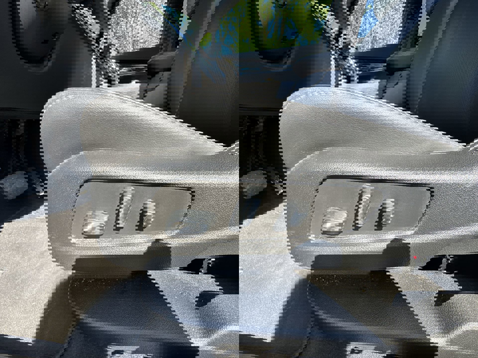 Certified 2025 Cadillac XT6 Premium Luxury image 12