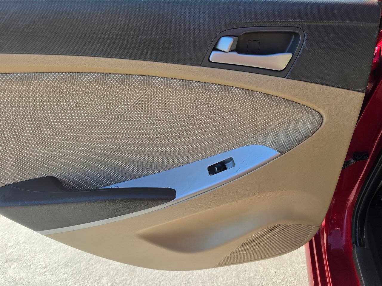Used 2014 Hyundai Accent GLS FWD image 20