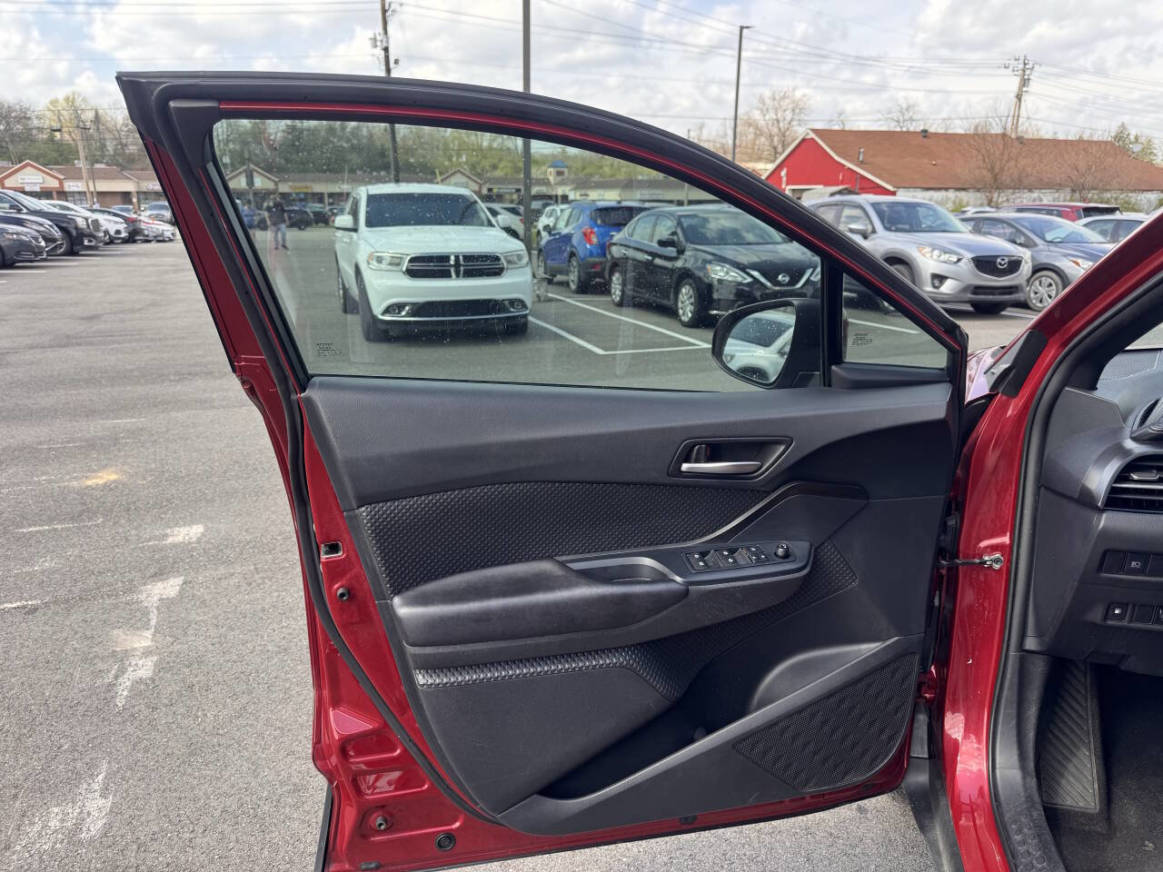 Used 2019 Toyota C-HR LE image 5