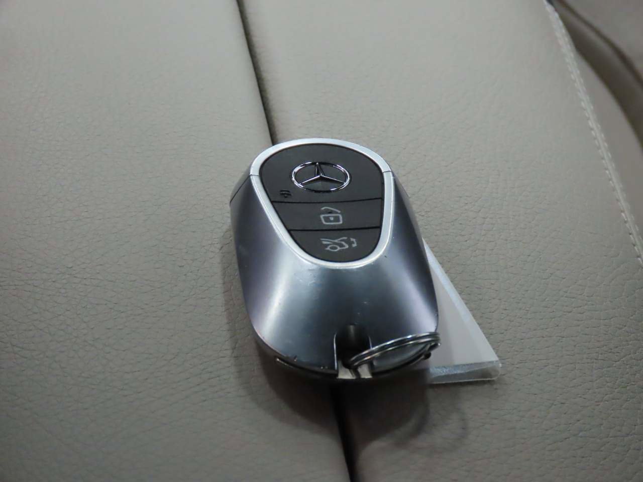 Used 2025 Mercedes-Benz C 300 Sedan image 16