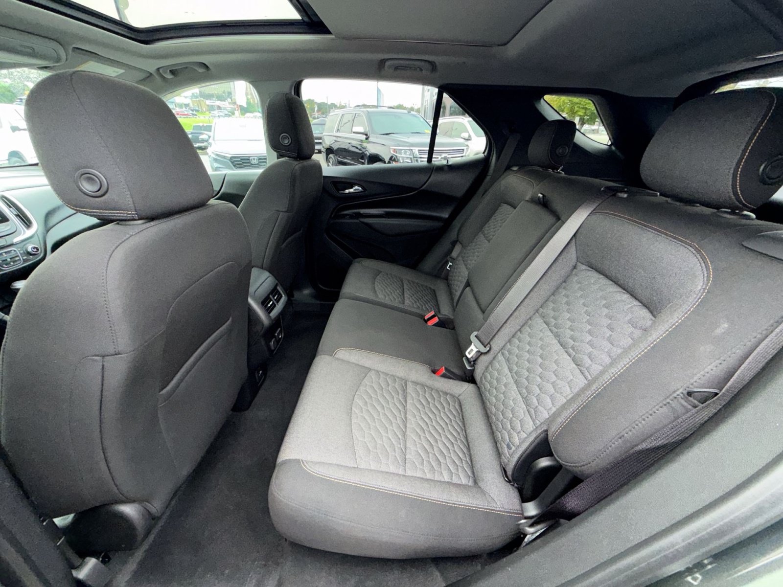 Used 2018 Chevrolet Equinox LT w/ Sun & Infotainment Package AWD/4WD image 24