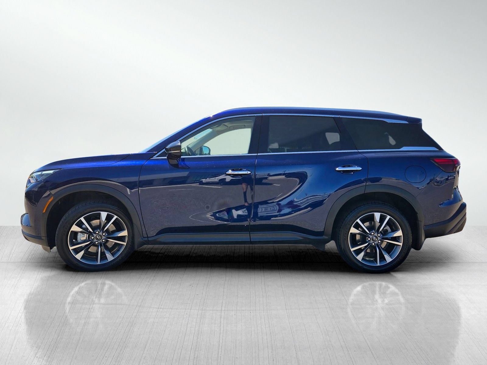 Used 2023 INFINITI QX60 Luxe w/ Cargo Package FWD image 10