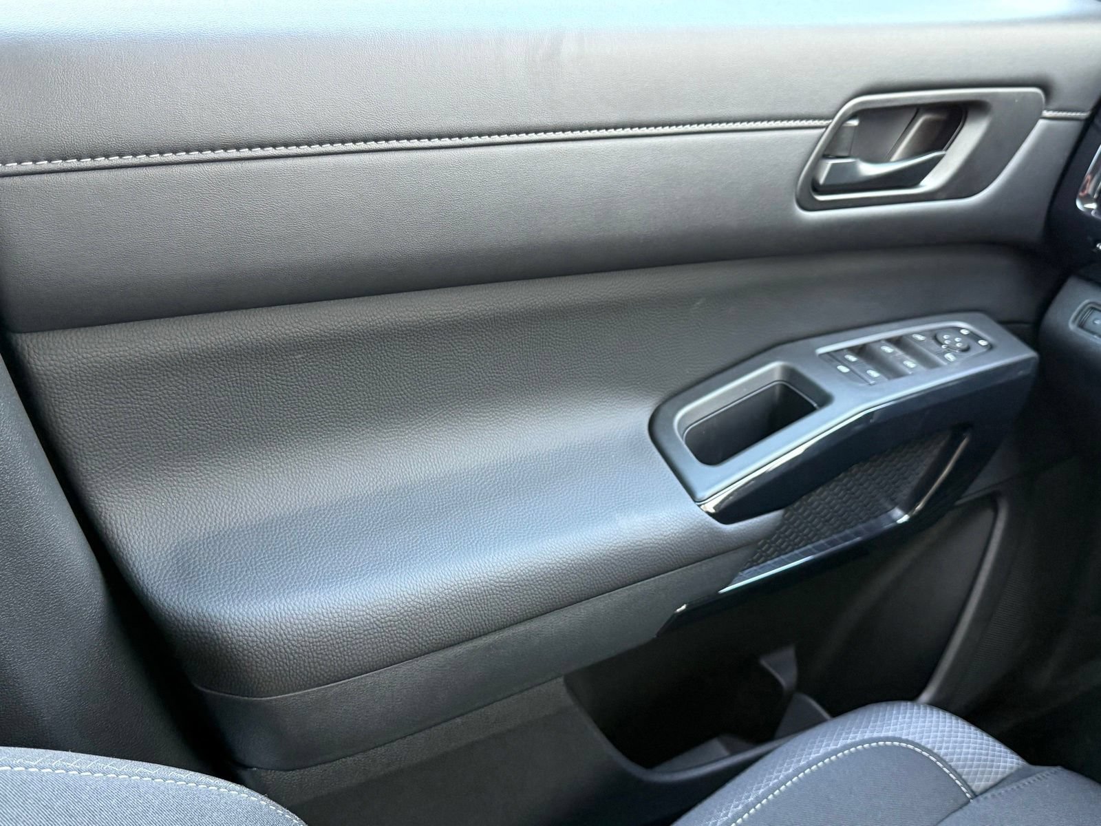 New 2026 Nissan Pathfinder SV AWD/4WD image 33