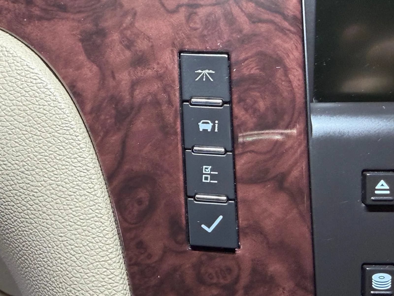 Used 2008 Cadillac Escalade EXT AWD/4WD image 33