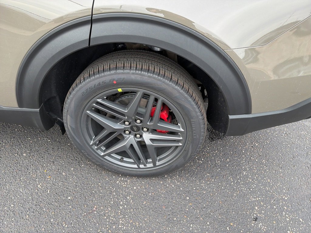 New 2026 Ford Explorer ST-Line w/ ST-Line Street Pack image 16