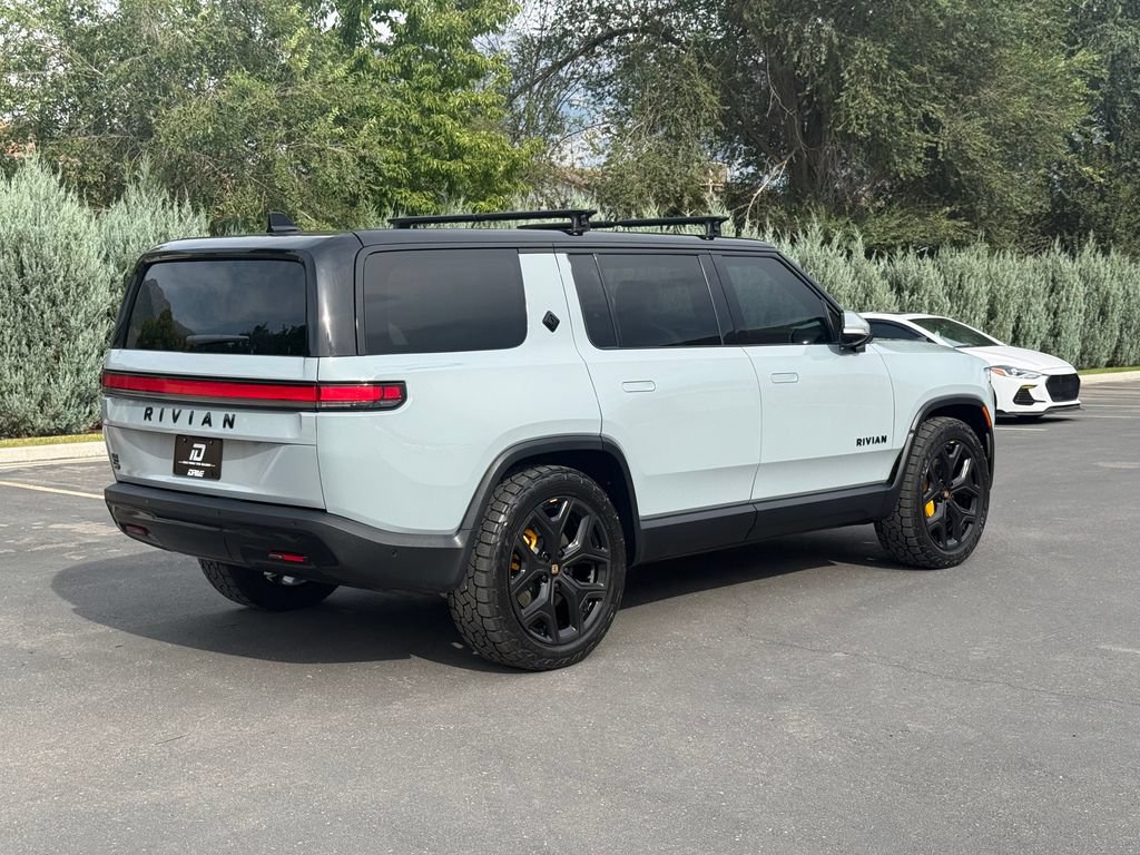 Used 2023 Rivian R1S Adventure AWD/4WD image 9