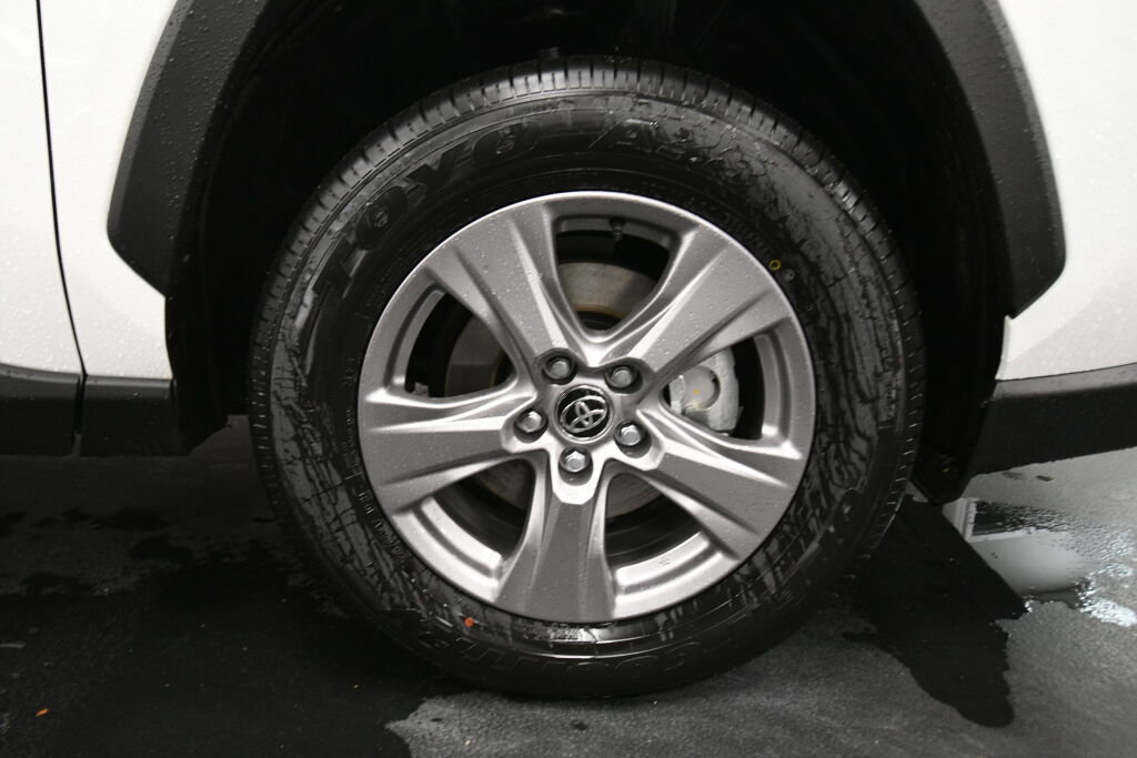 Used 2025 Toyota RAV4 XLE w/ Convenience Package image 31