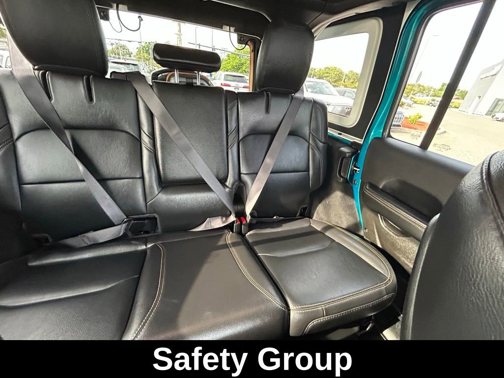 Used 2024 Jeep Wrangler Unlimited Sahara w/ Technology Group AWD/4WD image 14