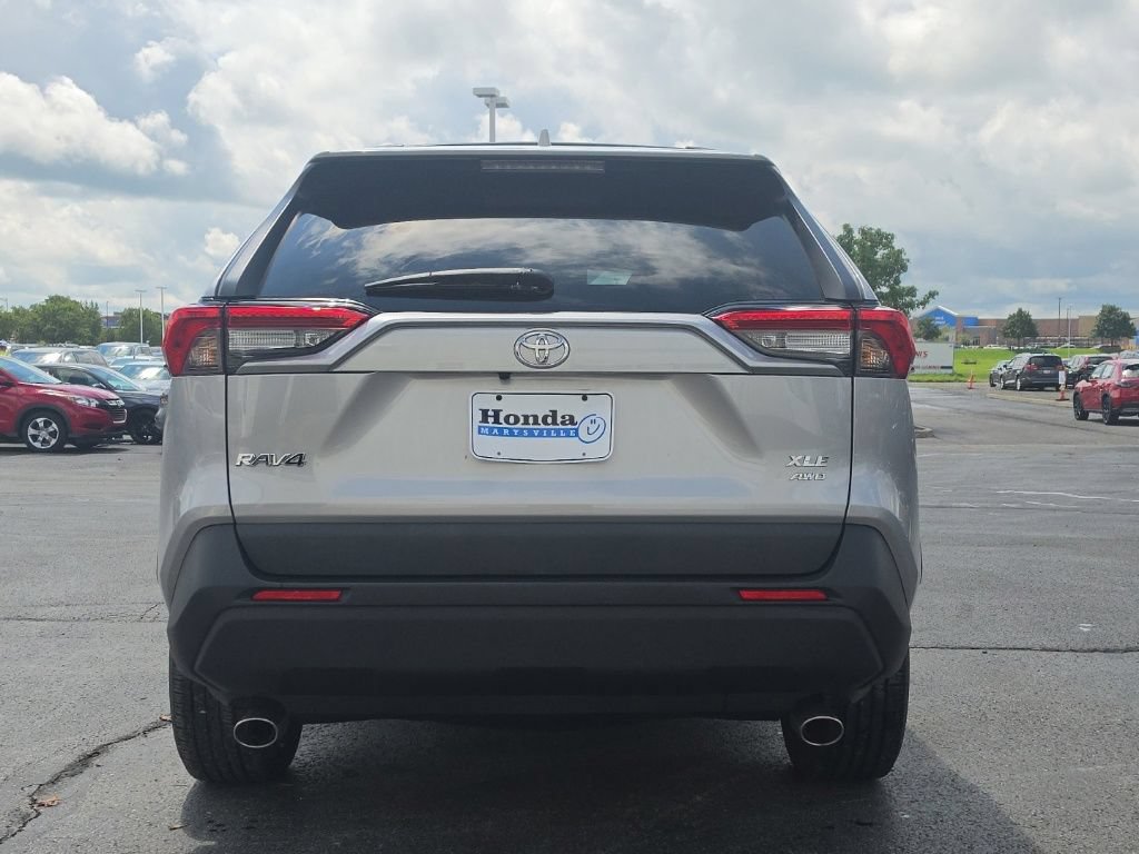 Used 2021 Toyota RAV4 XLE Premium AWD/4WD image 6