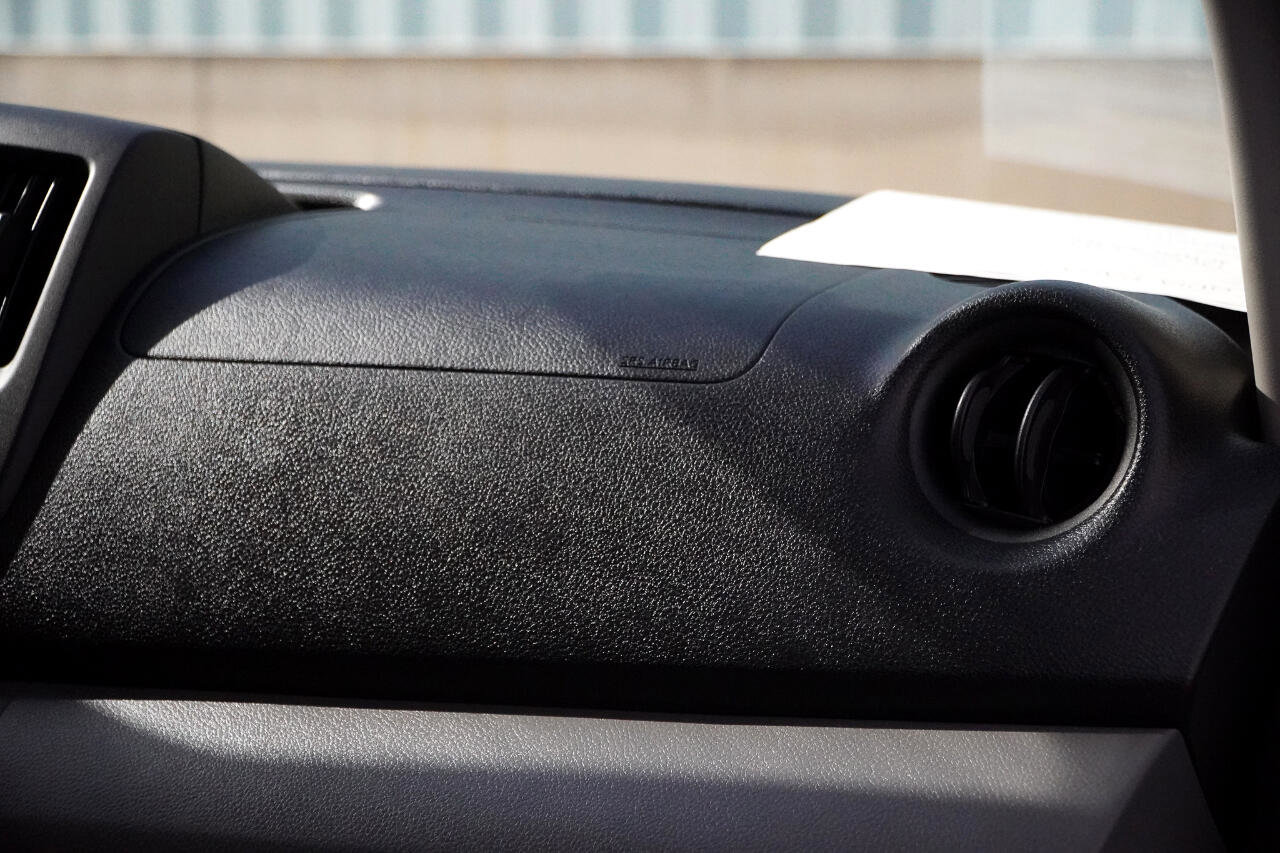 Used 2020 Nissan NV200 SV w/ Sliding Glass Door Package image 27