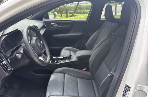 Used 2023 Volvo C40 Recharge Core AWD/4WD image 6
