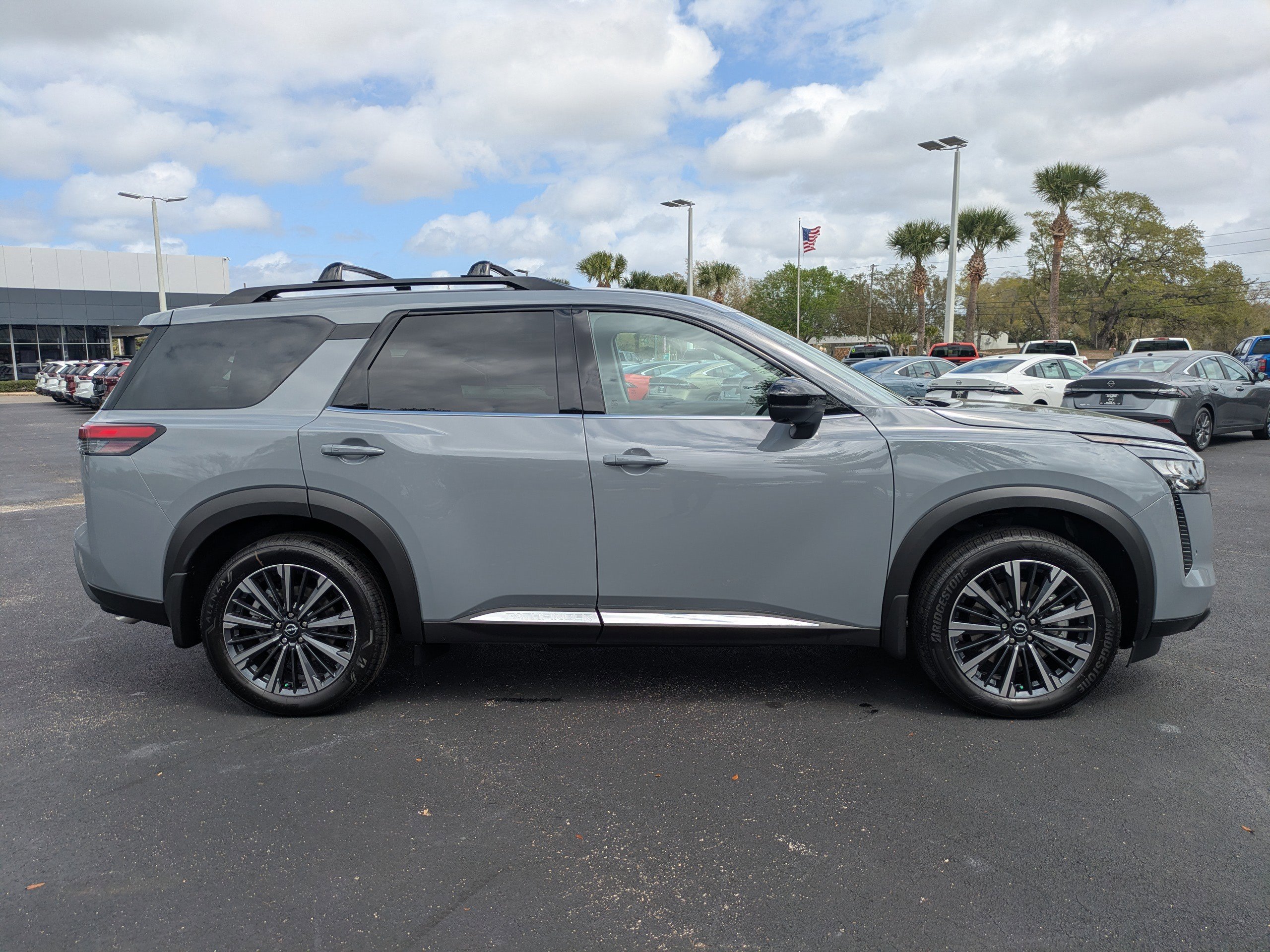 New 2026 Nissan Pathfinder Platinum w/ Cargo Package FWD image 3