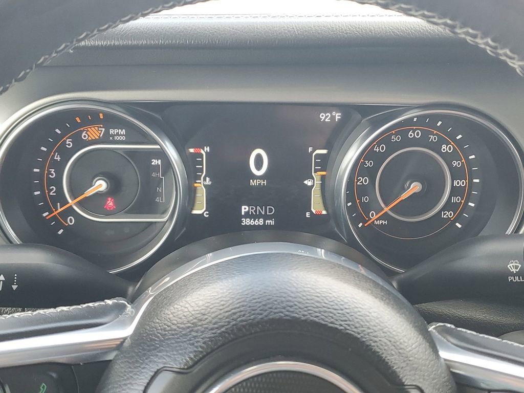 Used 2022 Jeep Wrangler Unlimited Sahara image 36