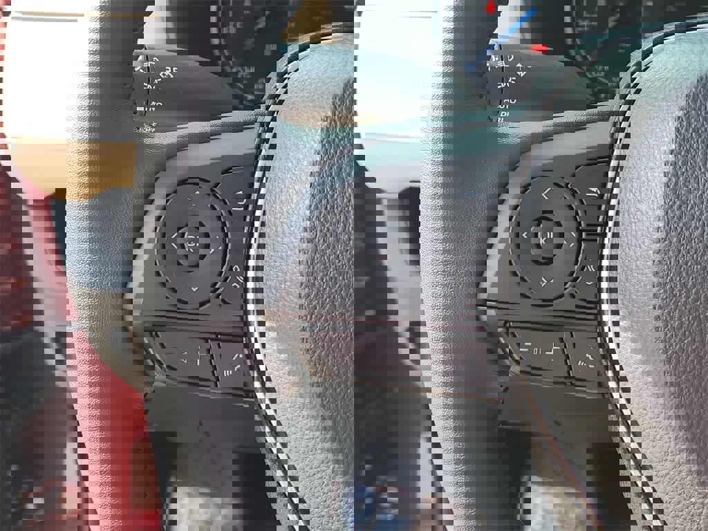 Used 2025 Toyota RAV4 XLE w/ Convenience Package image 27