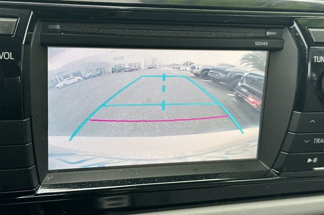 Used 2015 Toyota Corolla LE image 21