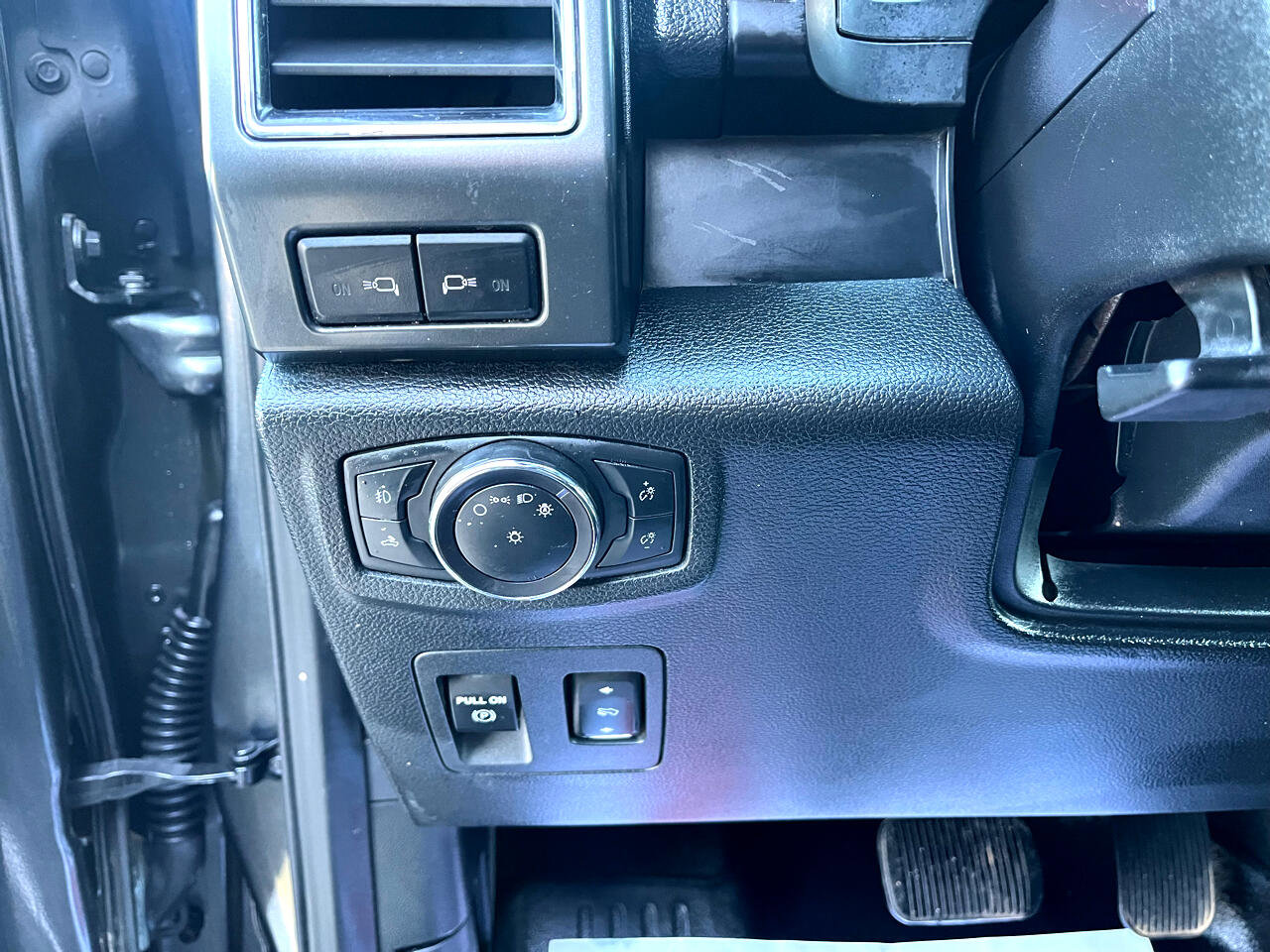 Used 2020 Ford F150 XLT w/ Equipment Group 302A Luxury image 12