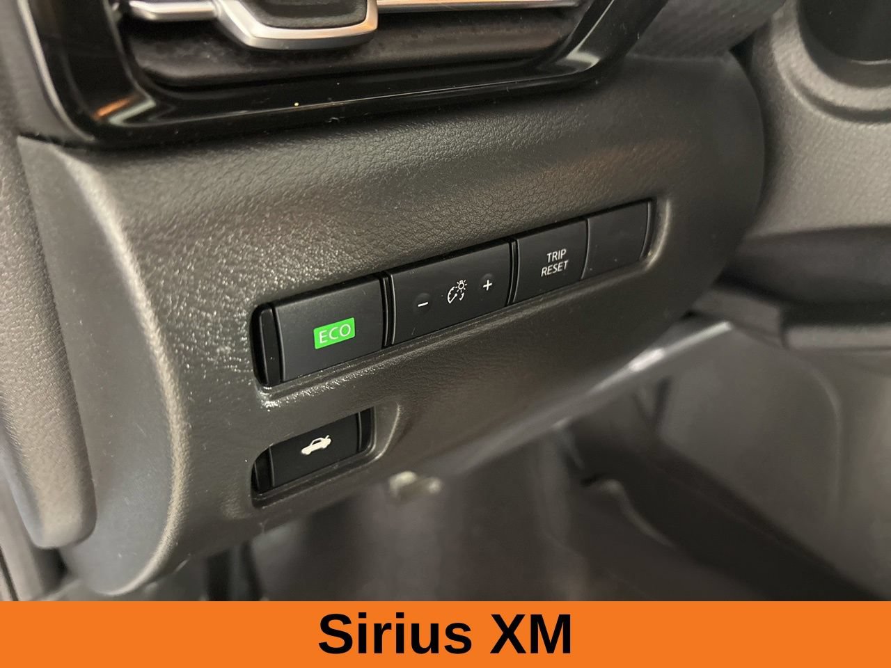 Used 2024 Nissan Sentra SR FWD image 9