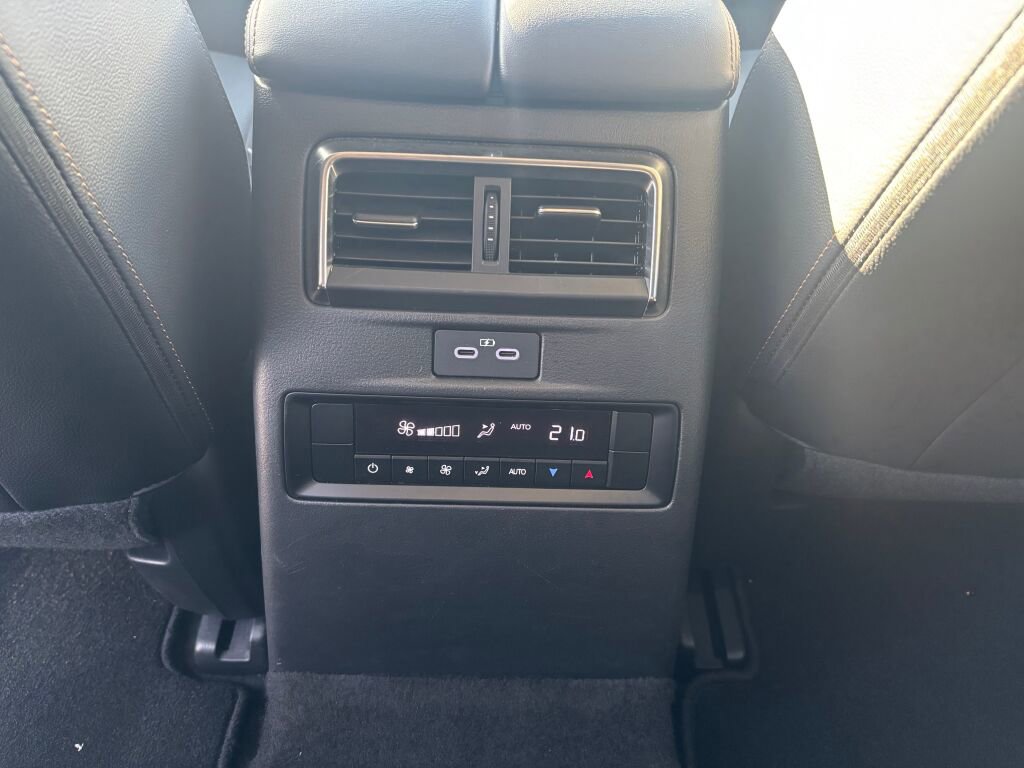 Used 2025 MAZDA CX-70 3.3 Turbo w/ Preferred Package image 14