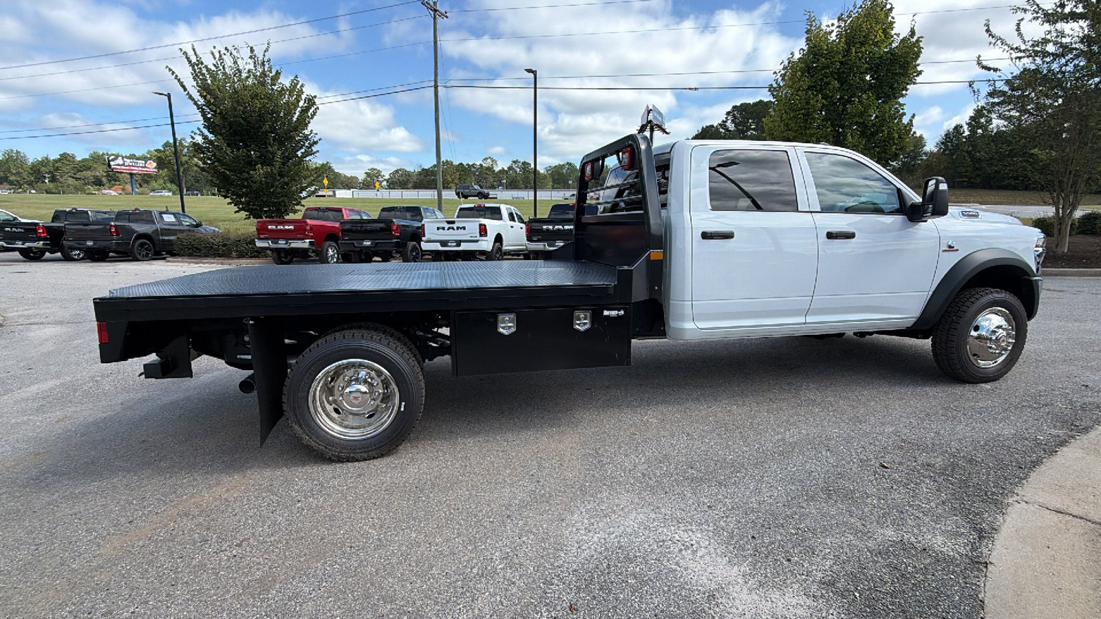 New 2026 RAM 5500 Tradesman w/ Chrome Appearance Group AWD/4WD image 7