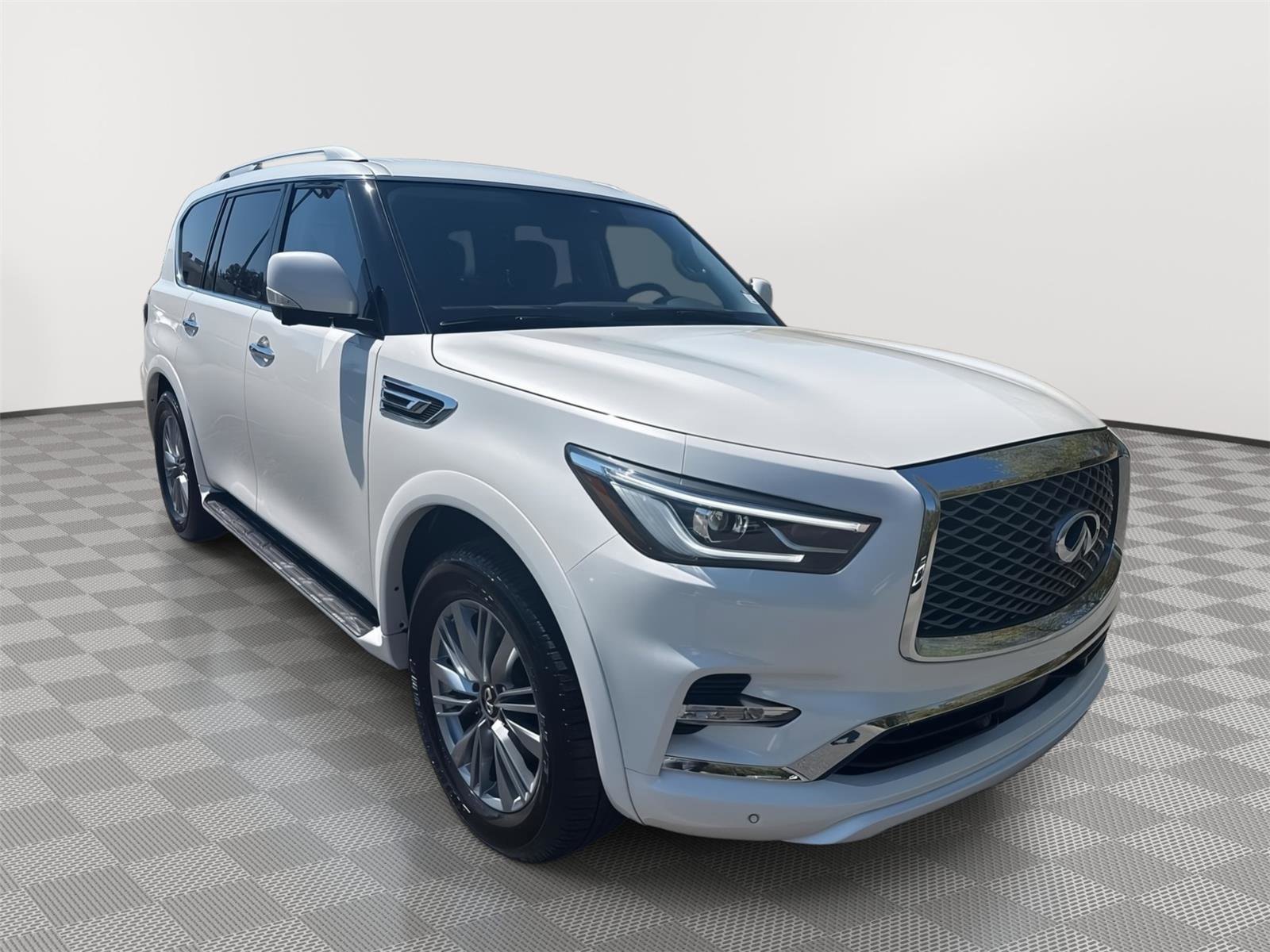 Certified 2024 INFINITI QX80 Luxe w/ Cargo Package AWD/4WD image 4