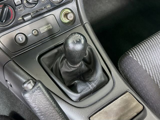 Used 1999 MAZDA MX-5 Miata RWD image 17