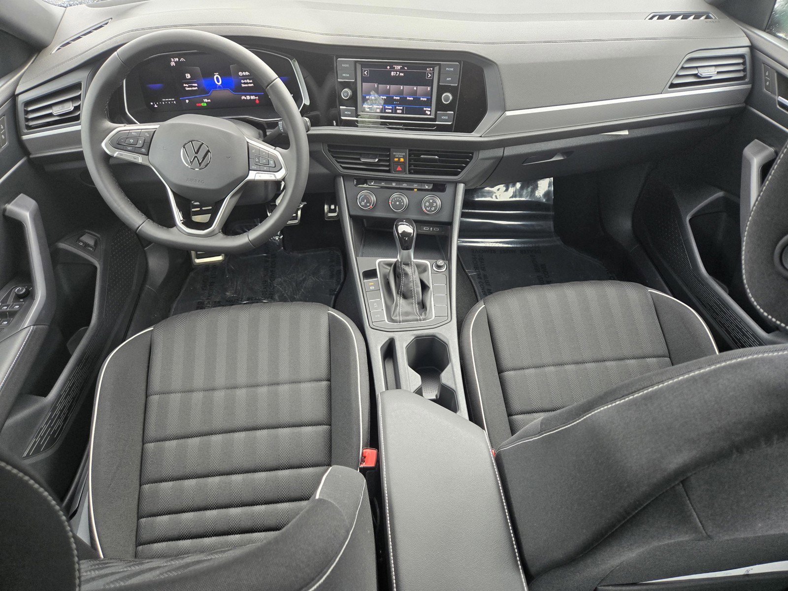 Used 2024 Volkswagen Jetta Sport image 12