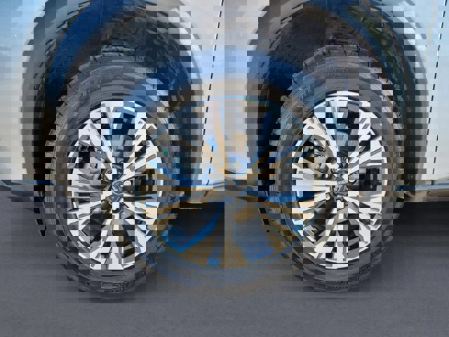 Used 2023 Nissan Rogue SV image 14