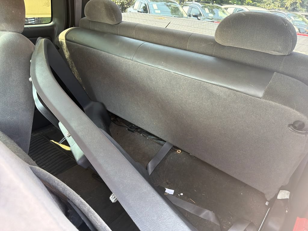 Used 2005 Chevrolet Silverado 2500 LS AWD/4WD image 25