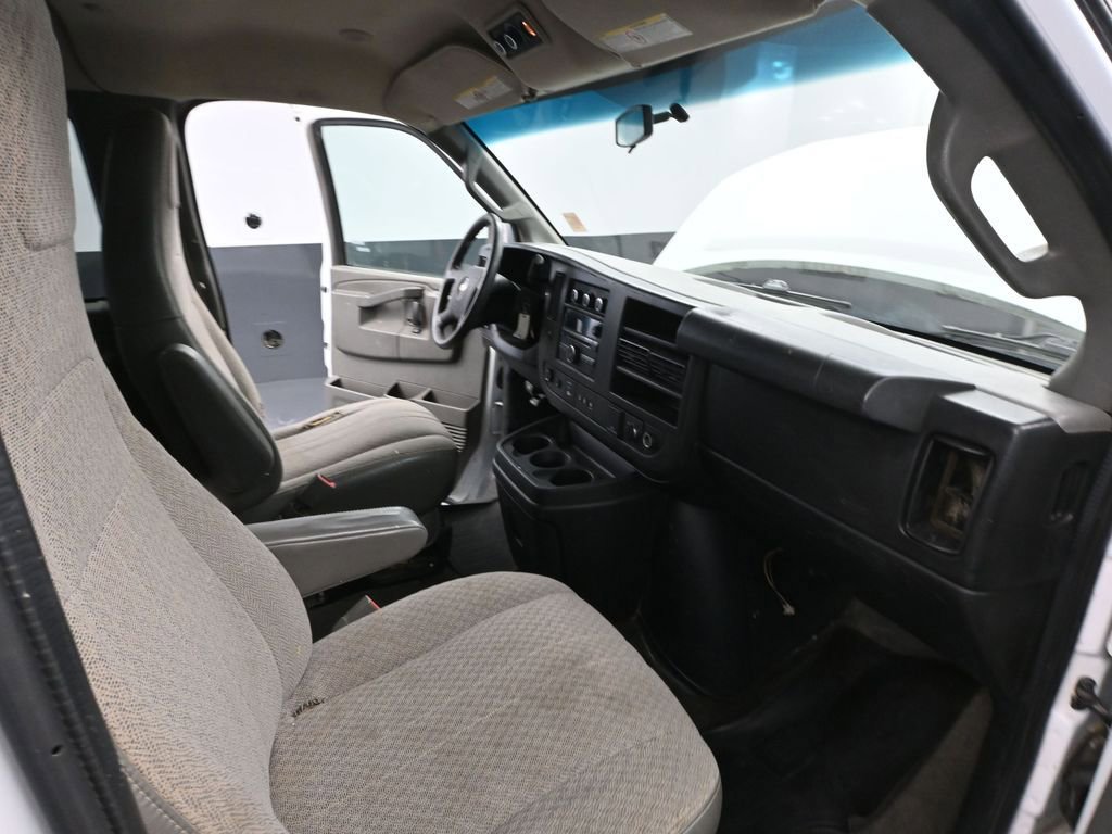 Used 2017 Chevrolet Express 3500 LT w/ LT Preferred Equipment Group image 42