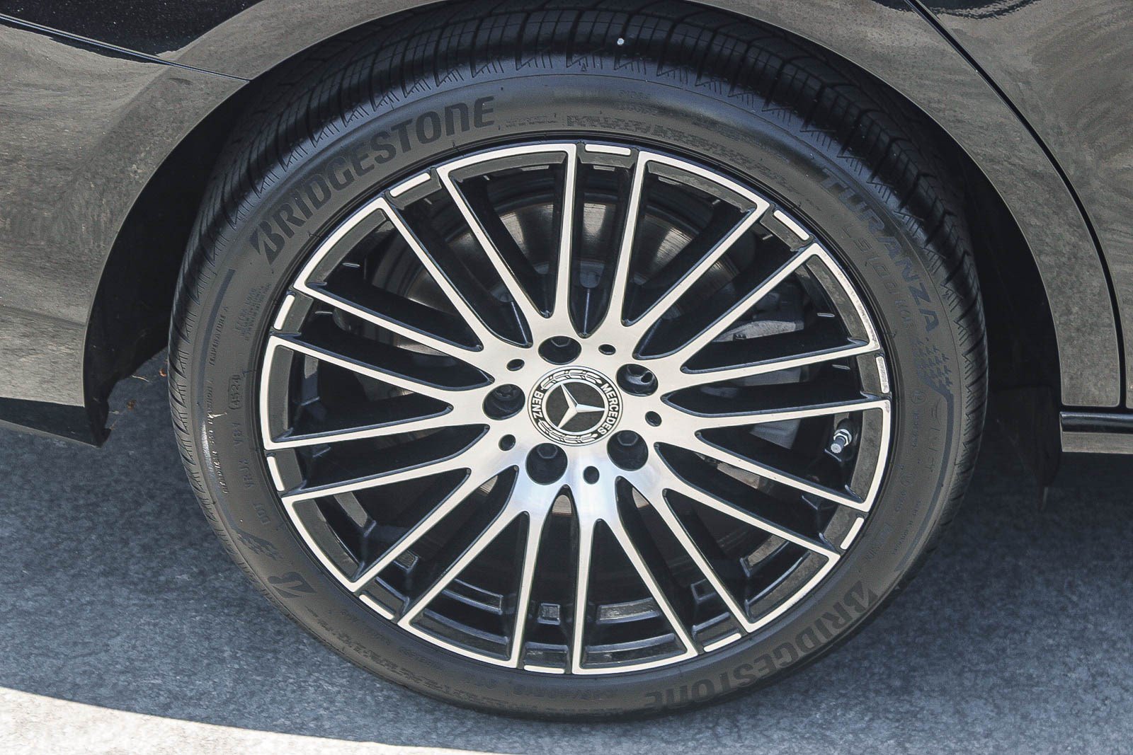 Used 2025 Mercedes-Benz C 300 Sedan image 12