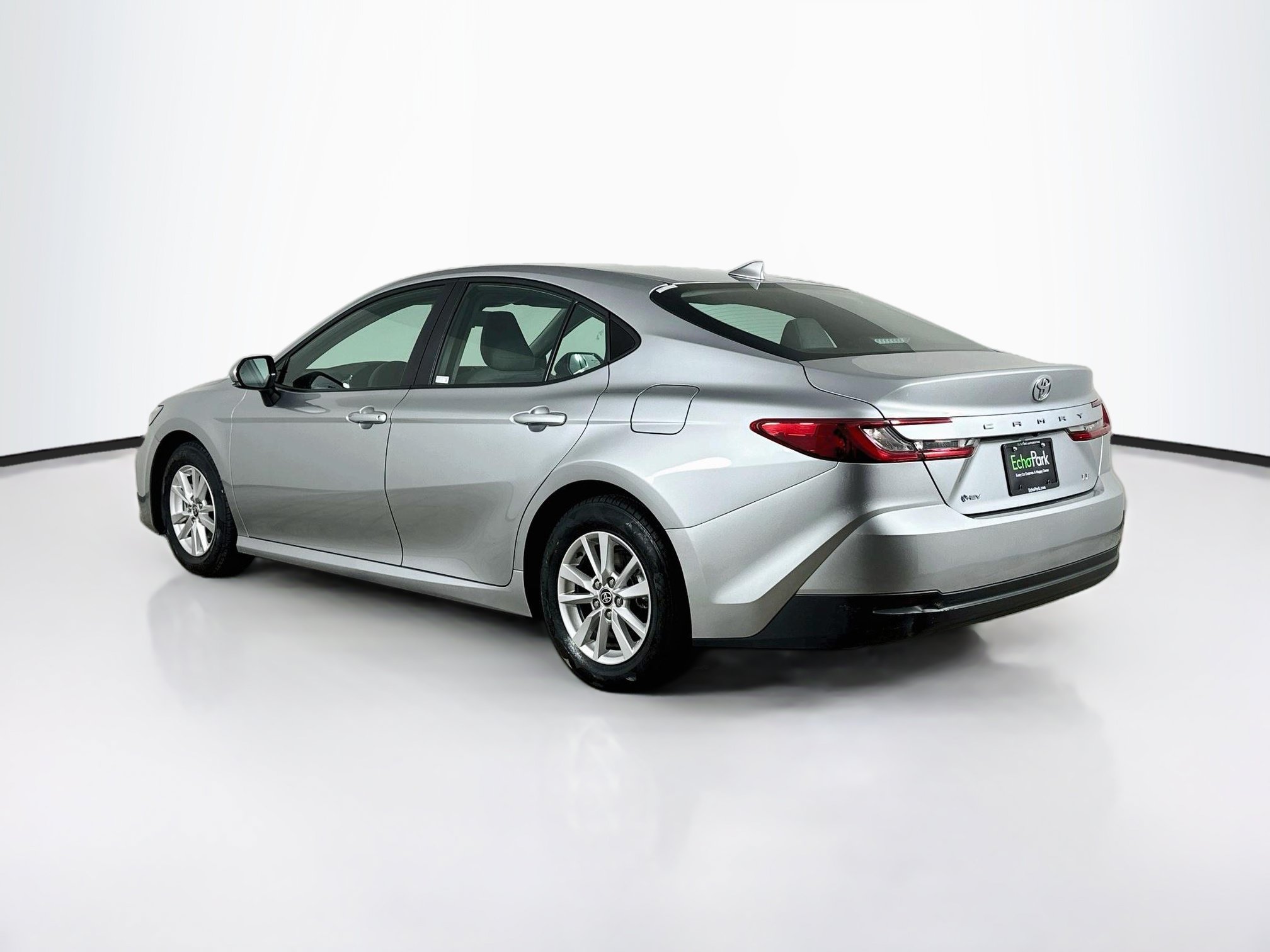 Used 2026 Toyota Camry LE FWD image 5
