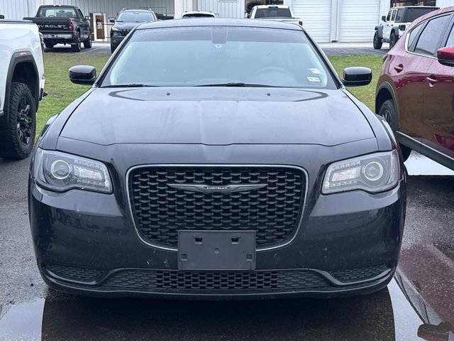 Used 2022 Chrysler 300 Touring w/ Sport Appearance Package image 2