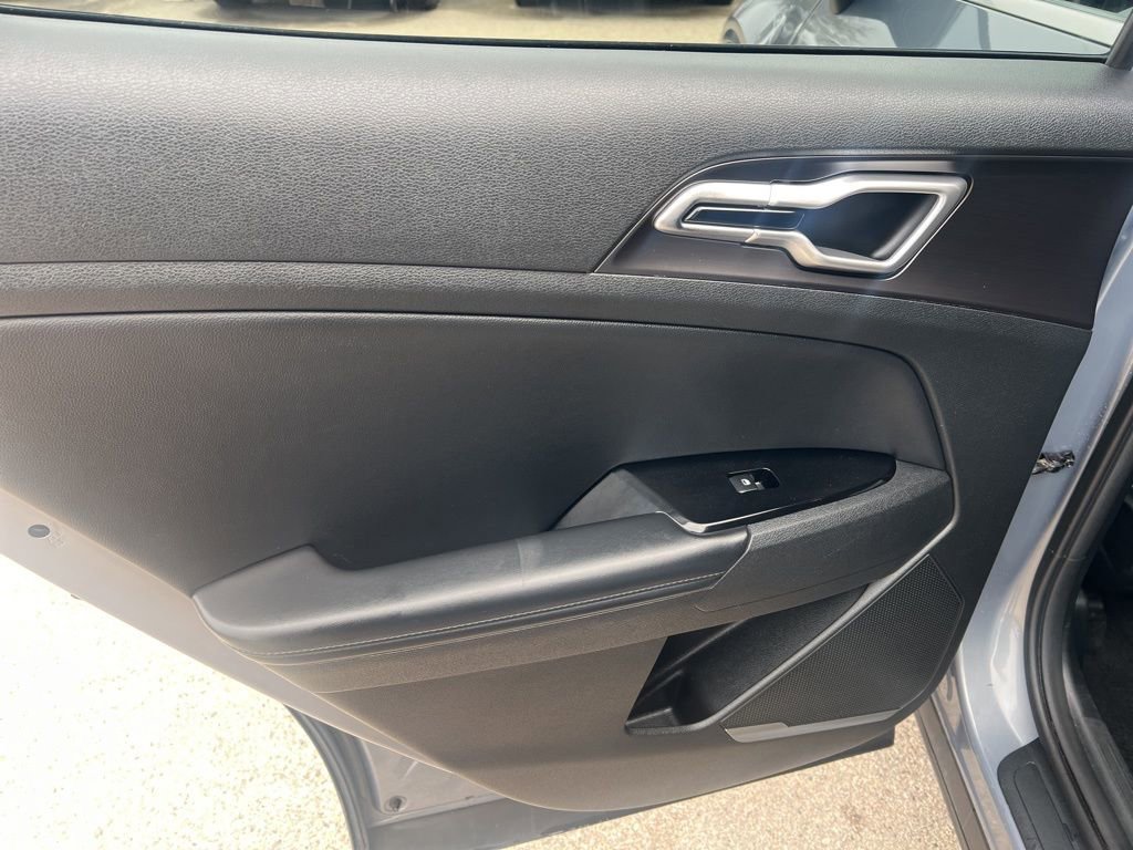 Used 2023 Kia Sportage EX image 10