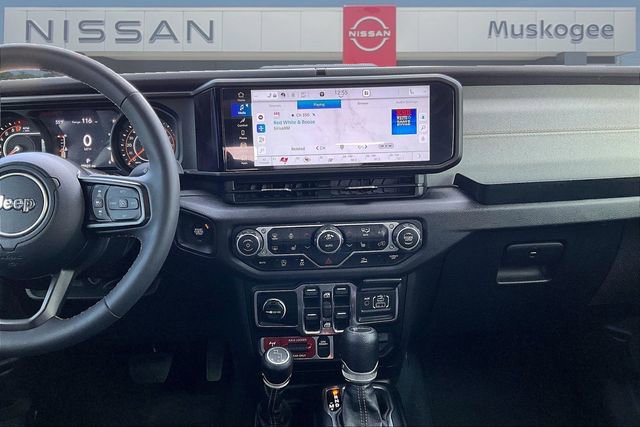 Used 2024 Jeep Gladiator Willys image 9