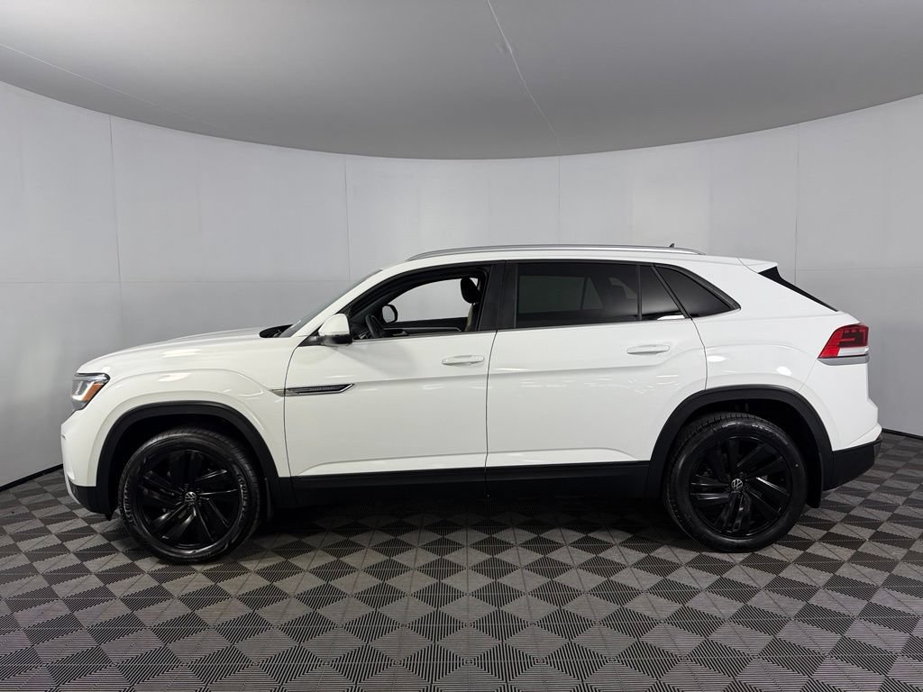 Used 2022 Volkswagen Atlas Cross Sport SE w/ Black Wheel Package FWD image 8