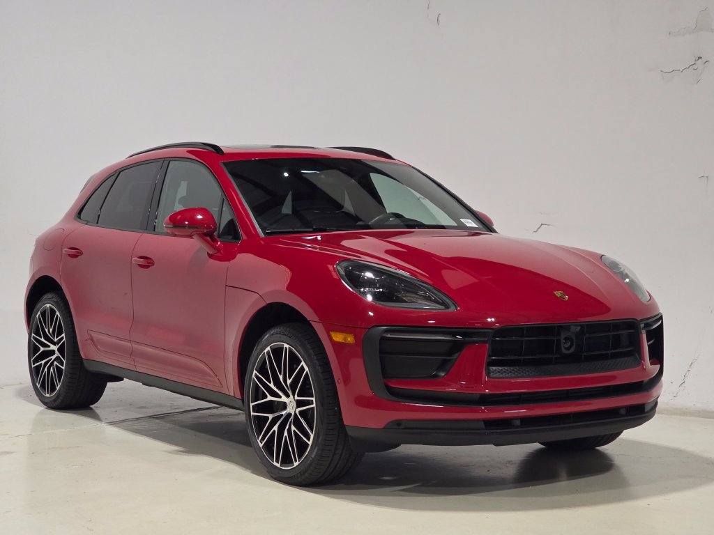 Certified 2024 Porsche Macan AWD/4WD image 7