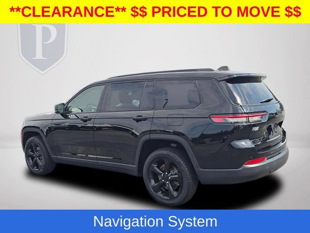 Used 2023 Jeep Grand Cherokee L Limited w/ Black Appearance Package AWD/4WD image 11