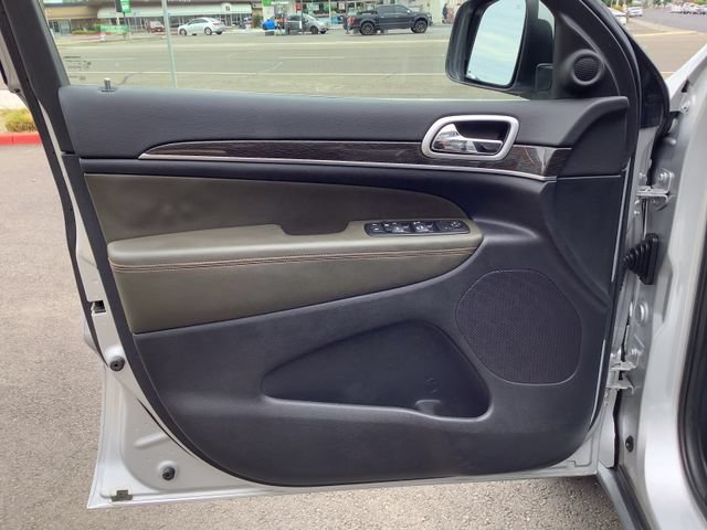 Used 2011 Jeep Grand Cherokee 70th Anniversary RWD image 9
