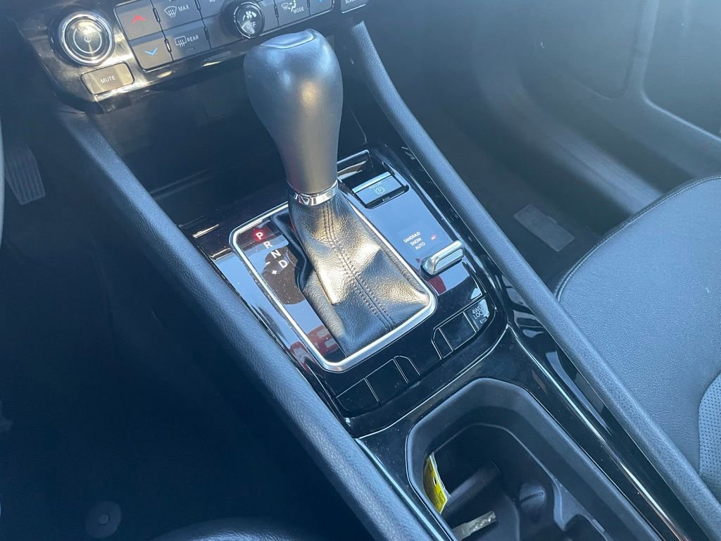 Used 2023 Jeep Compass Limited image 19